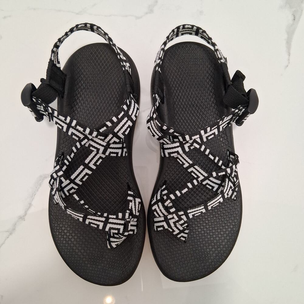 Chaco Cloud Women Strappy Sandals Summer Black and White Size-W9